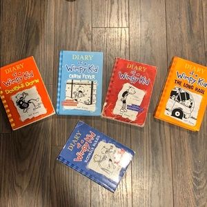 Assortment of Diary Of A Wimpy Kid books